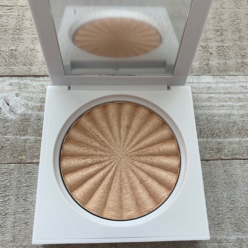 Ofra Highlighter in the shade Rodeo Drive
